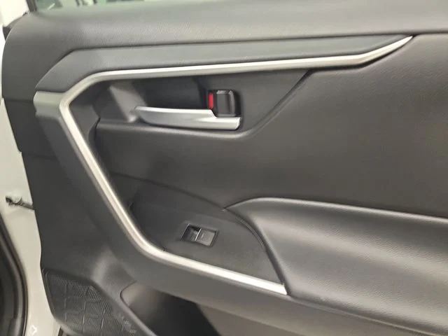 Used 2025 Ice Toyota XLE image 14