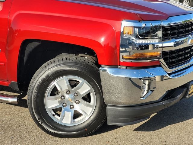 Used 2018 Red Chevrolet LT image 9