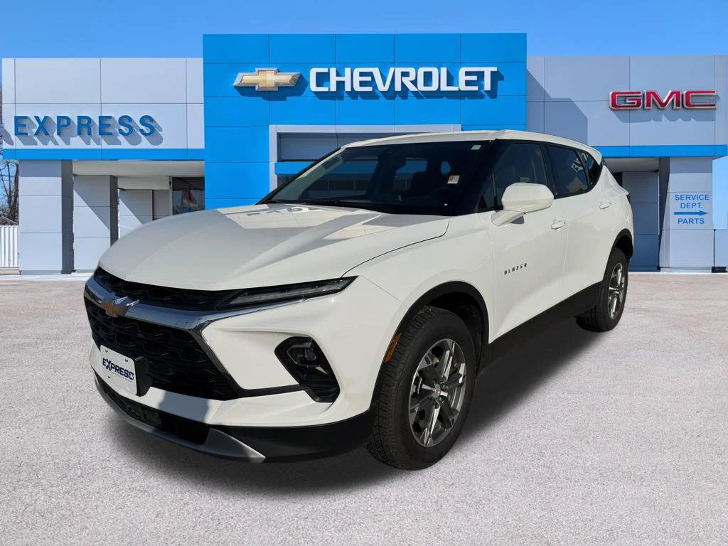 Used 2025 White Chevrolet LT image 2