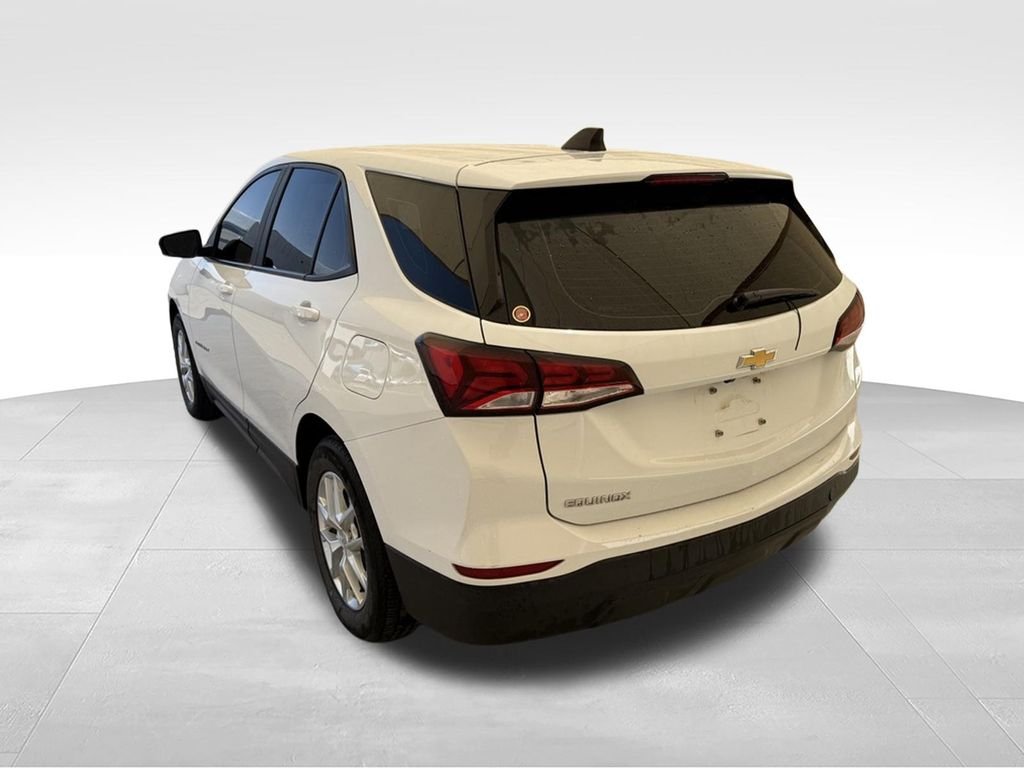 Used 2022 Summit White Chevrolet LS image 10