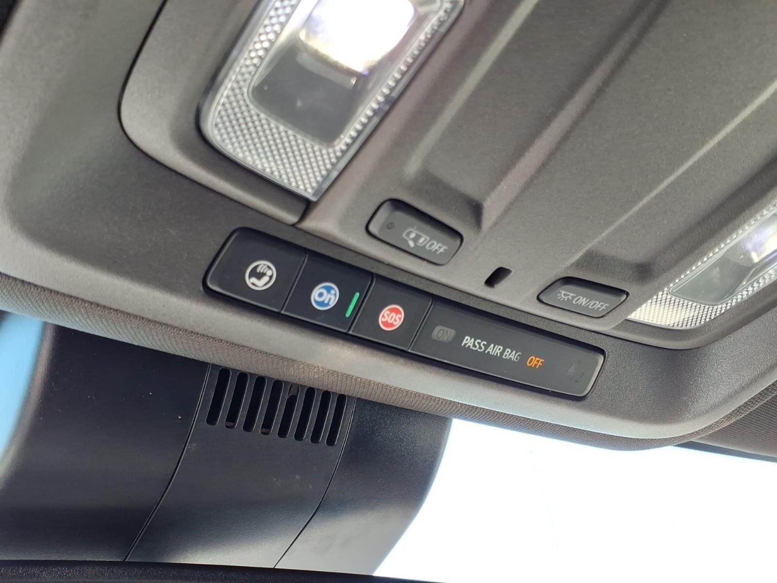Used 2025 Onyx Black GMC SLT image 9