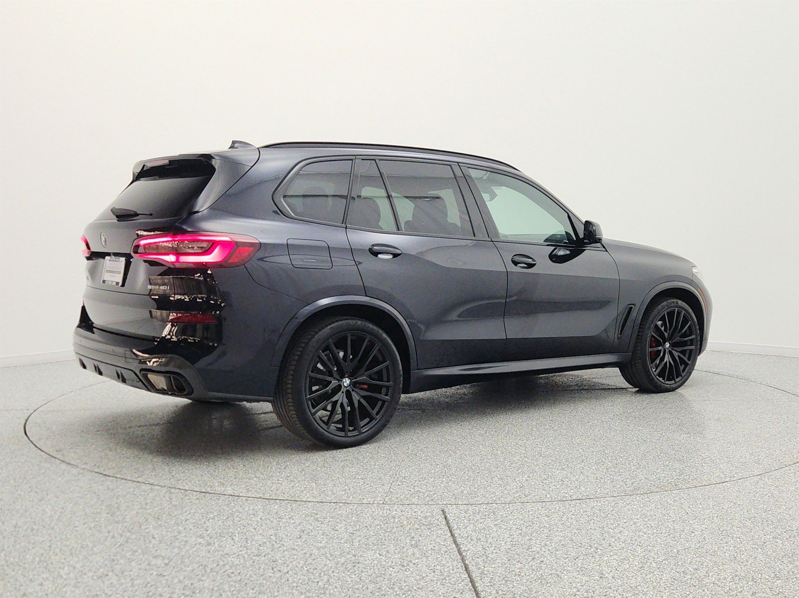Used 2023 Carbon Black Metallic BMW sDrive40i Sports Activity Vehicle image 5