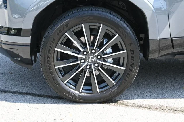 Certified Used 2026 INCOGNITO Lexus 550 Luxury+ image 17