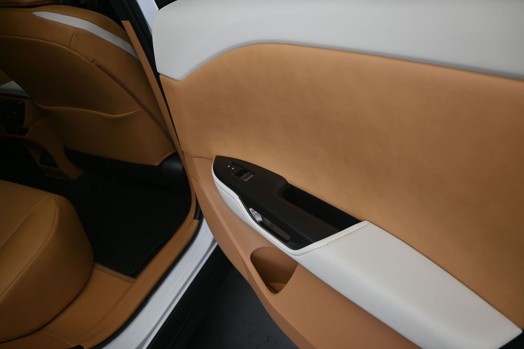New 2026 Oxygen White Lexus  350e PREMIUM image 21
