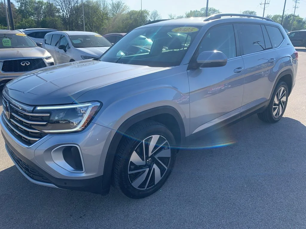 2025 Volkswagen Atlas 2.0T SE w/Tech 4MOTION's photo
