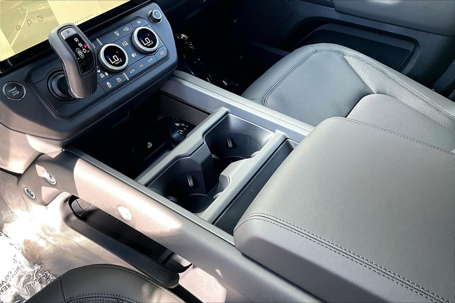 New 2026 Carpathian Grey LAND ROVER X-Dynamic SE image 8