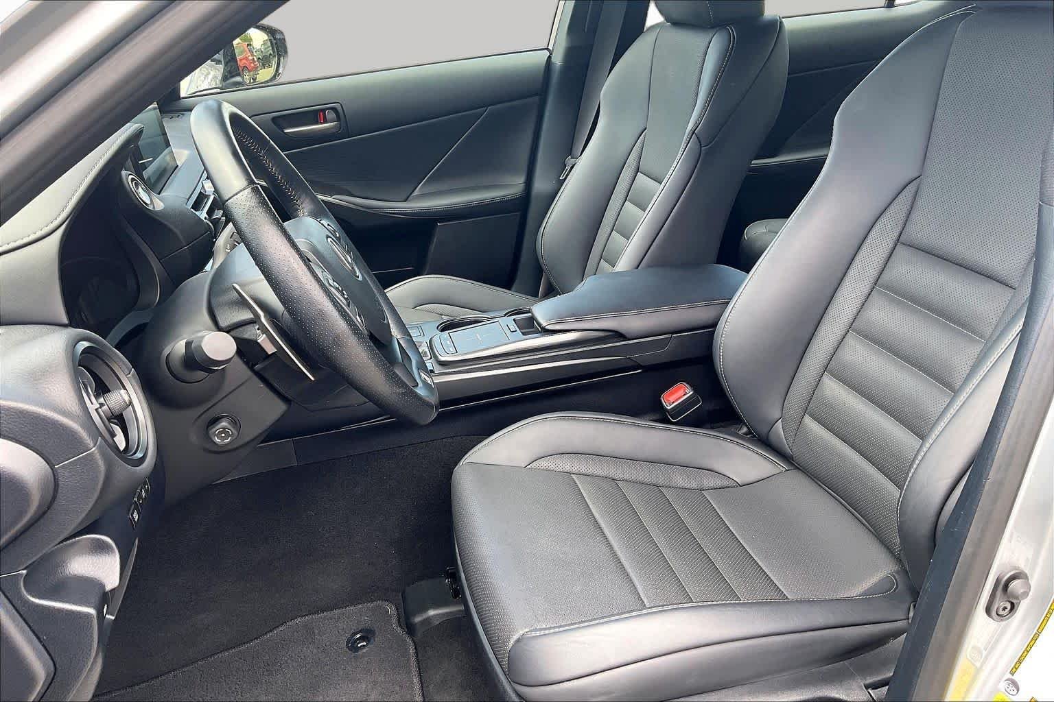 Used 2025 Iridium Lexus F SPORT image 8