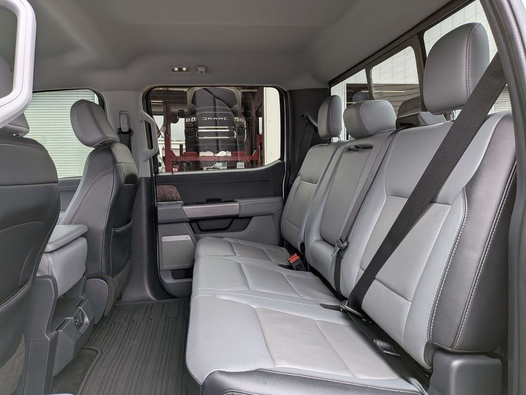 Used 2022 White Ford Lariat image 27