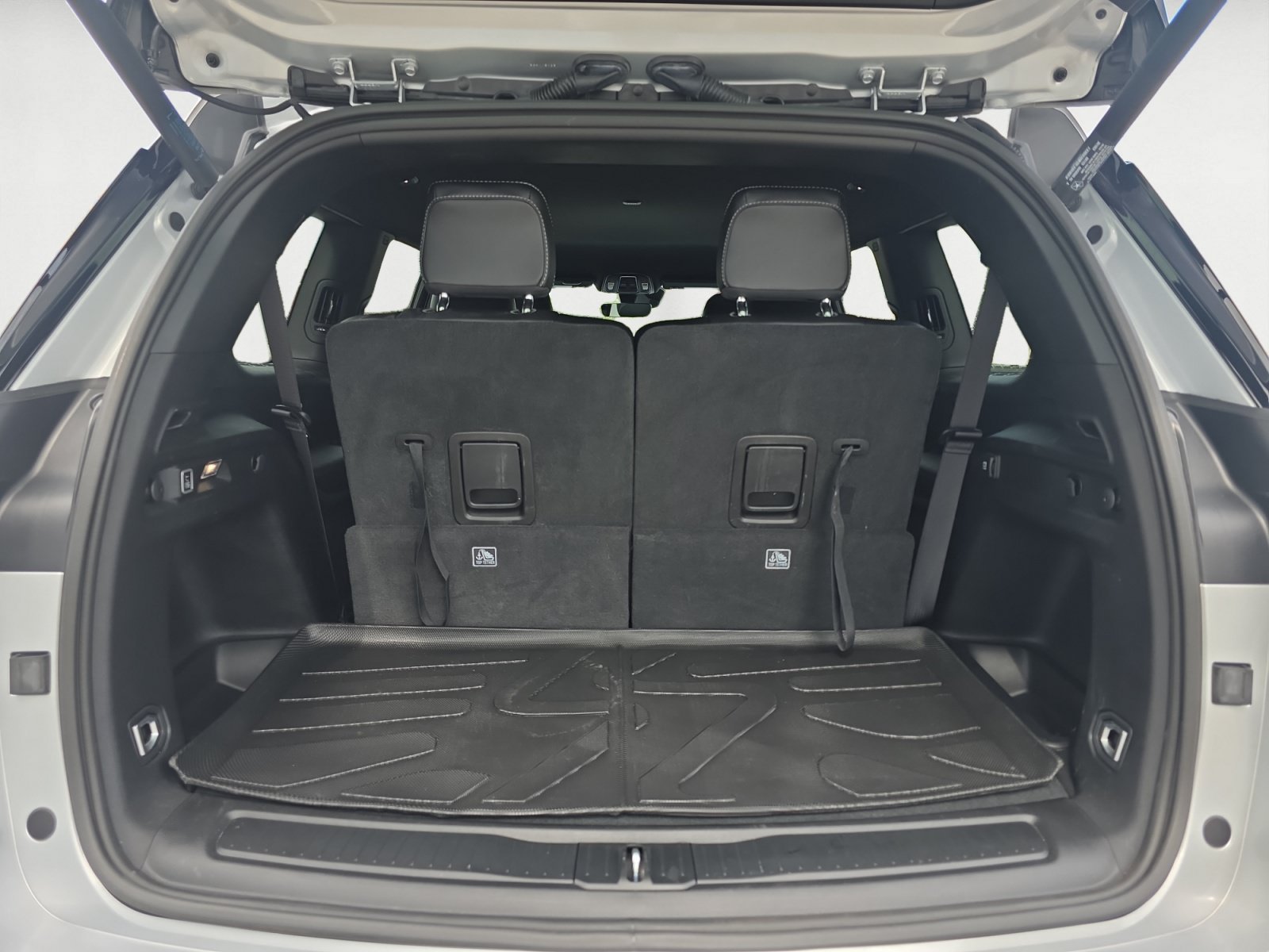 Used 2025 Silver Zynith Jeep Limited image 19