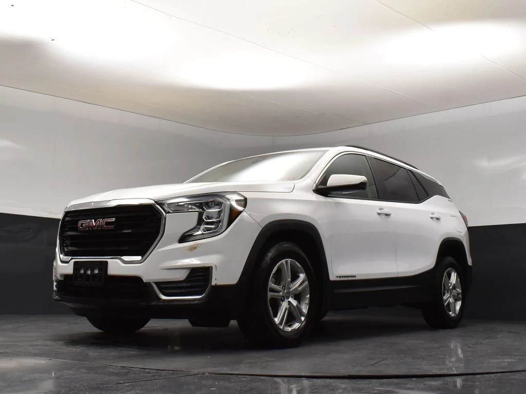 Used 2022 White GMC SLE image 12