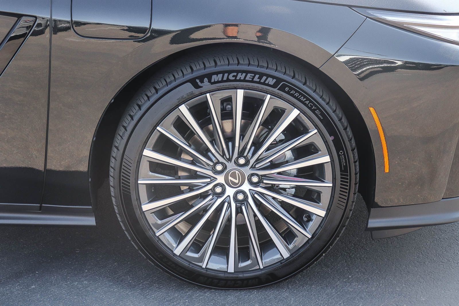 New 2026 Caviar Lexus ES 350e PREMIUM image 10
