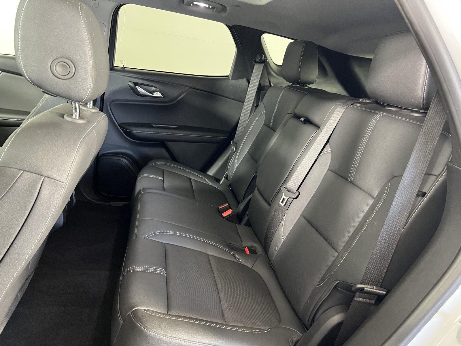 Used 2025 Summit White Chevrolet LT image 18