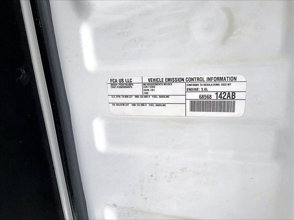Used 2023 White/off-white Jeep Limited image 36