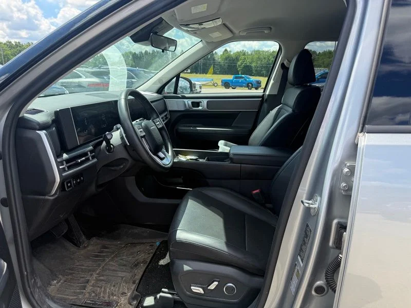 Used 2024 Silver Hyundai SEL image 10