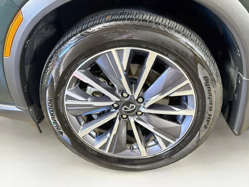 Certified Used 2026 Green INFINITI LUXE image 45