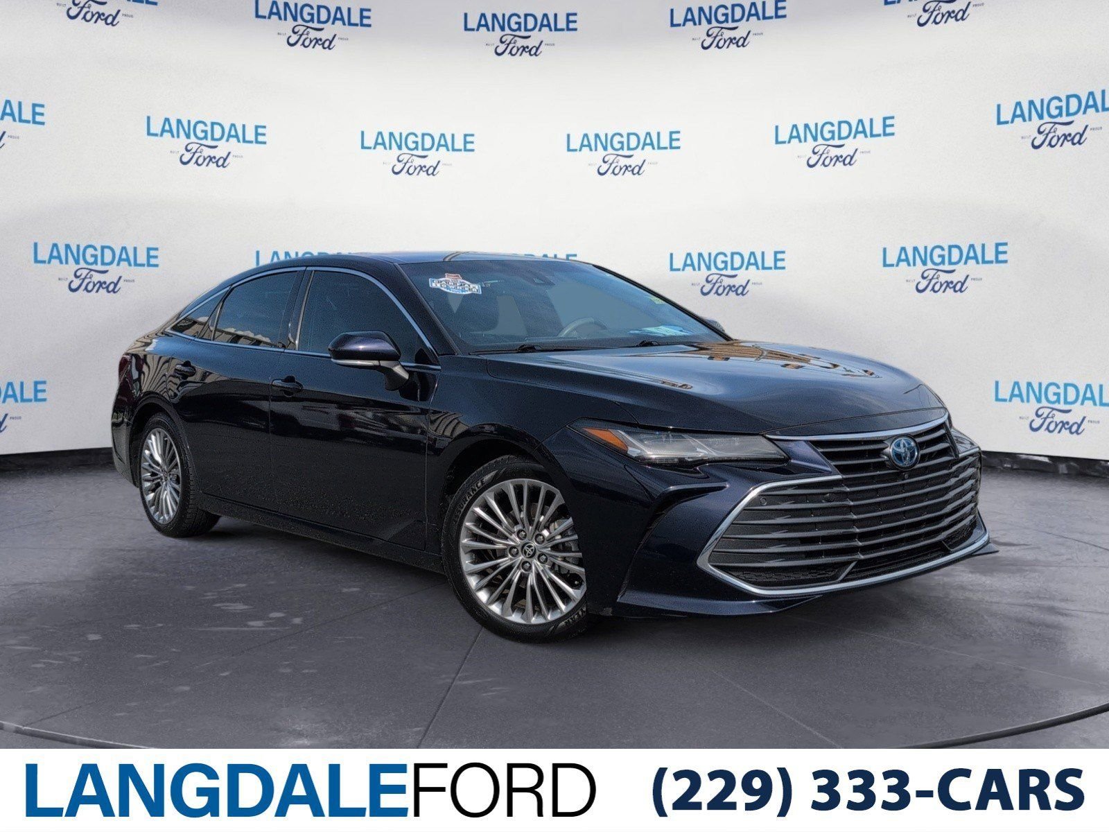 2022 Toyota Avalon Limited Hybrid's photo