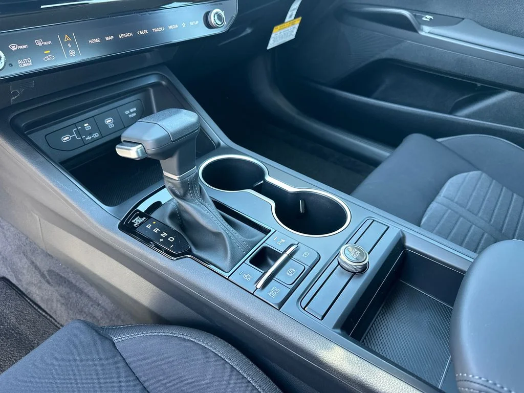 New 2026 White Kia LXS image 29