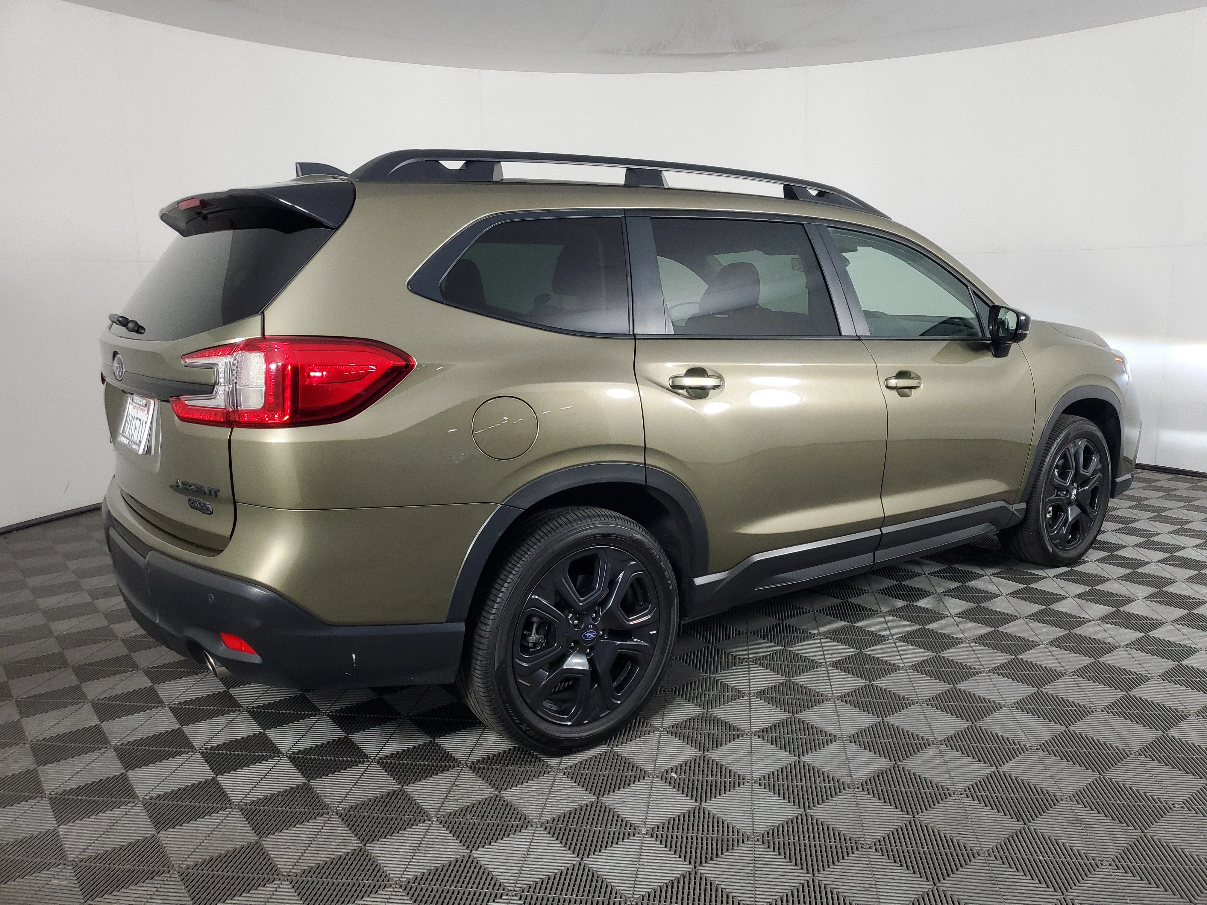 Certified Used 2025 Autumn Green Metallic Subaru Onyx Edition Touring image 4