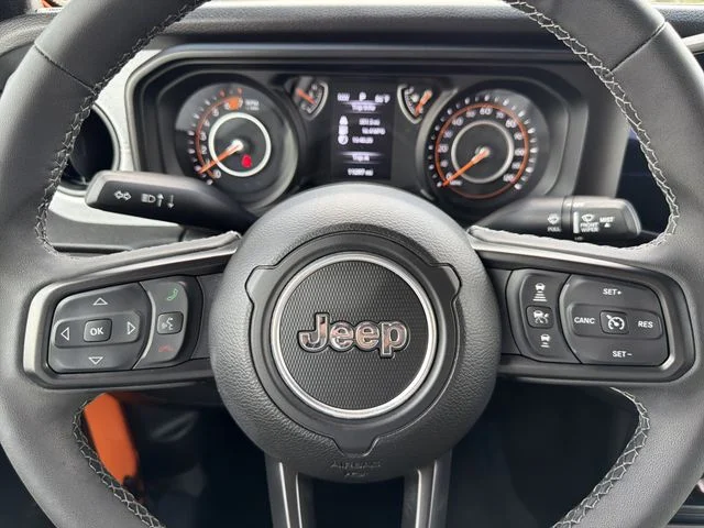 Used 2025 Orange Jeep Sport S image 29