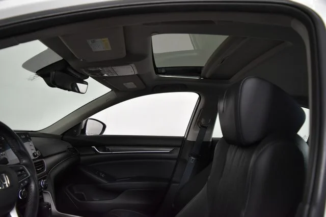 Used 2018  Honda EX-L image 11