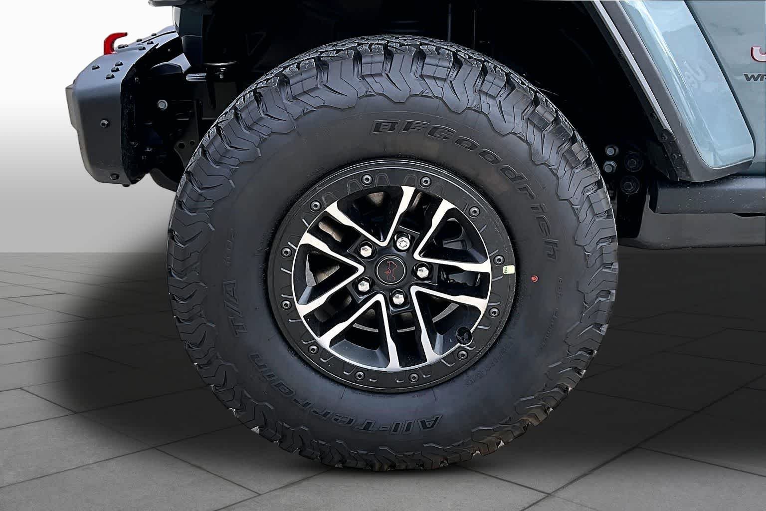 New 2026 Anvil Clear-Coat Exterior Paint Jeep Rubicon X image 12