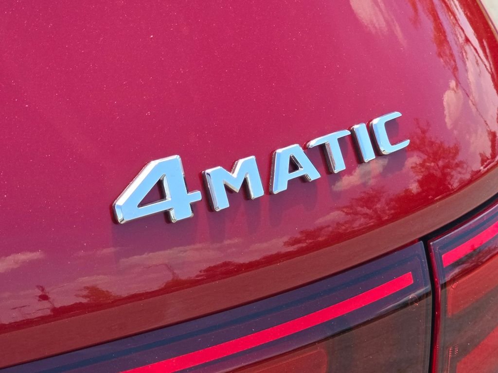 New 2026 MANUFAKTUR Patagonia Red Metallic Mercedes-Benz GLB 250 image 5