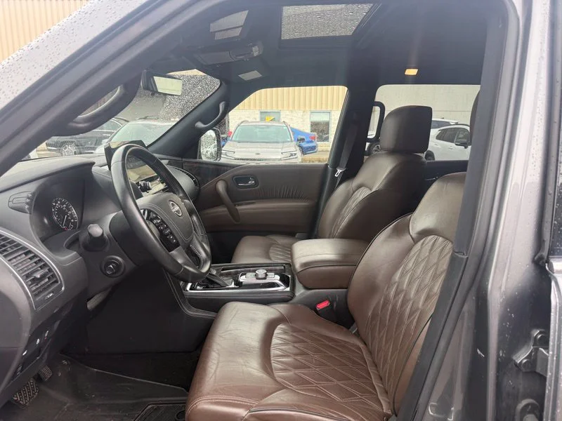 Used 2022 Gray Nissan Platinum image 3
