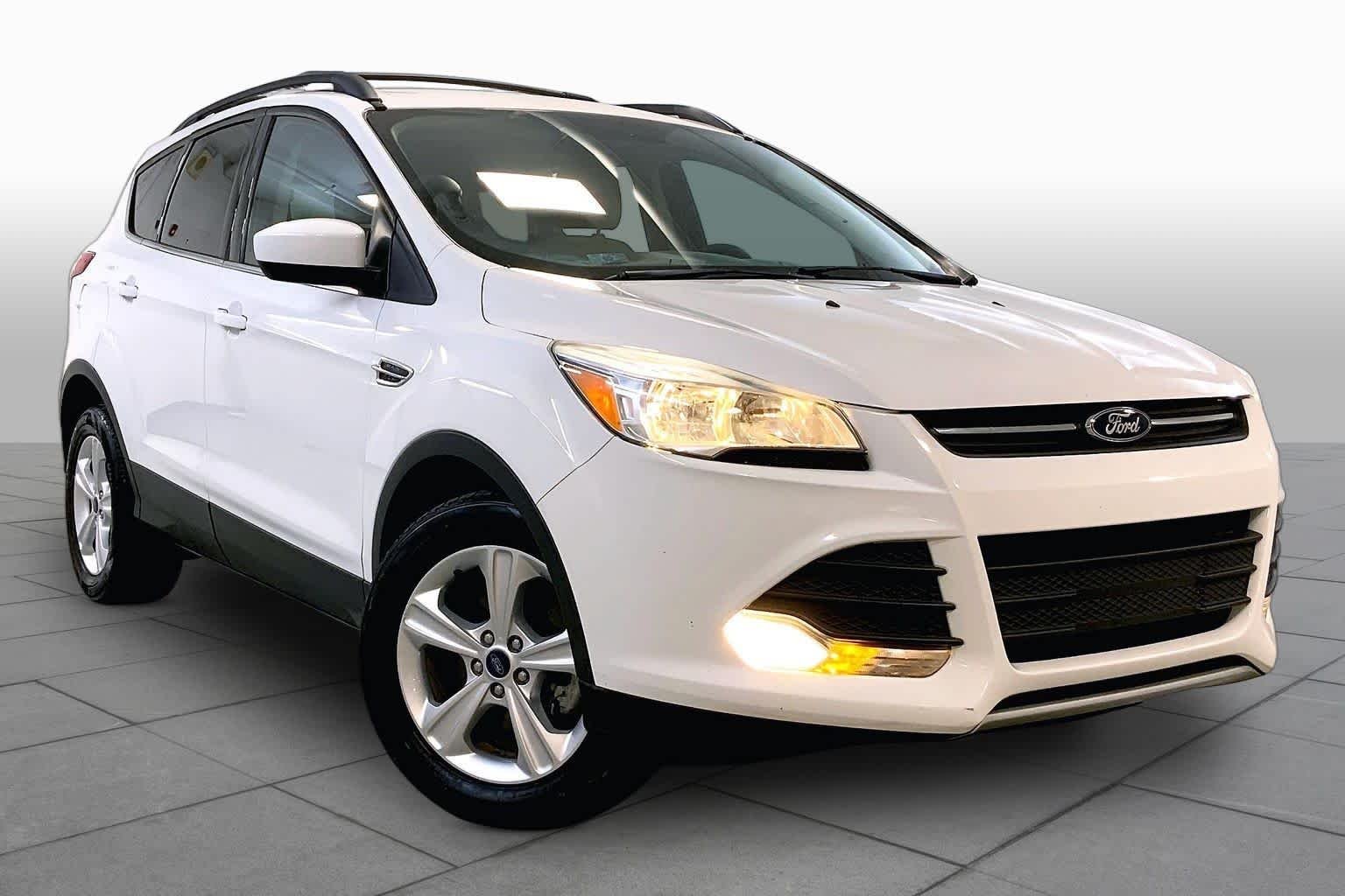 Used 2016 Ford Escape SE with VIN 1FMCU0GX6GUA13497 for sale in Kansas City