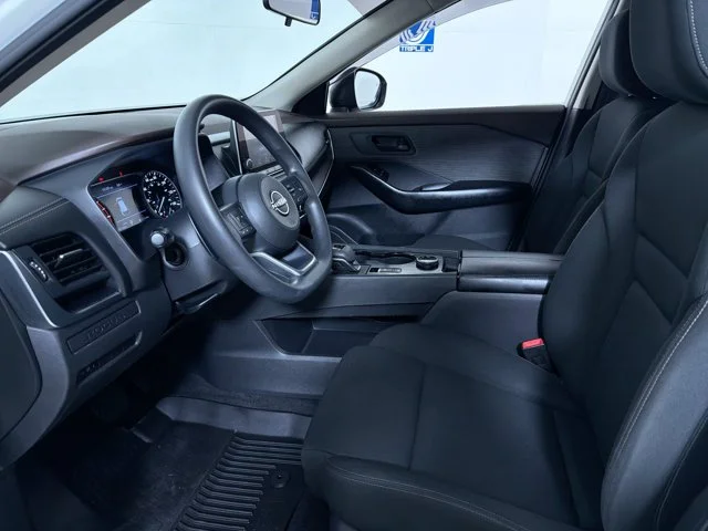 Used 2023 White Nissan S image 18