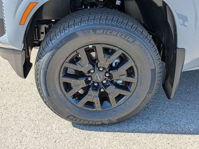 New 2026 Boulder Gray Pearl Nissan Crew Cab SV image 4
