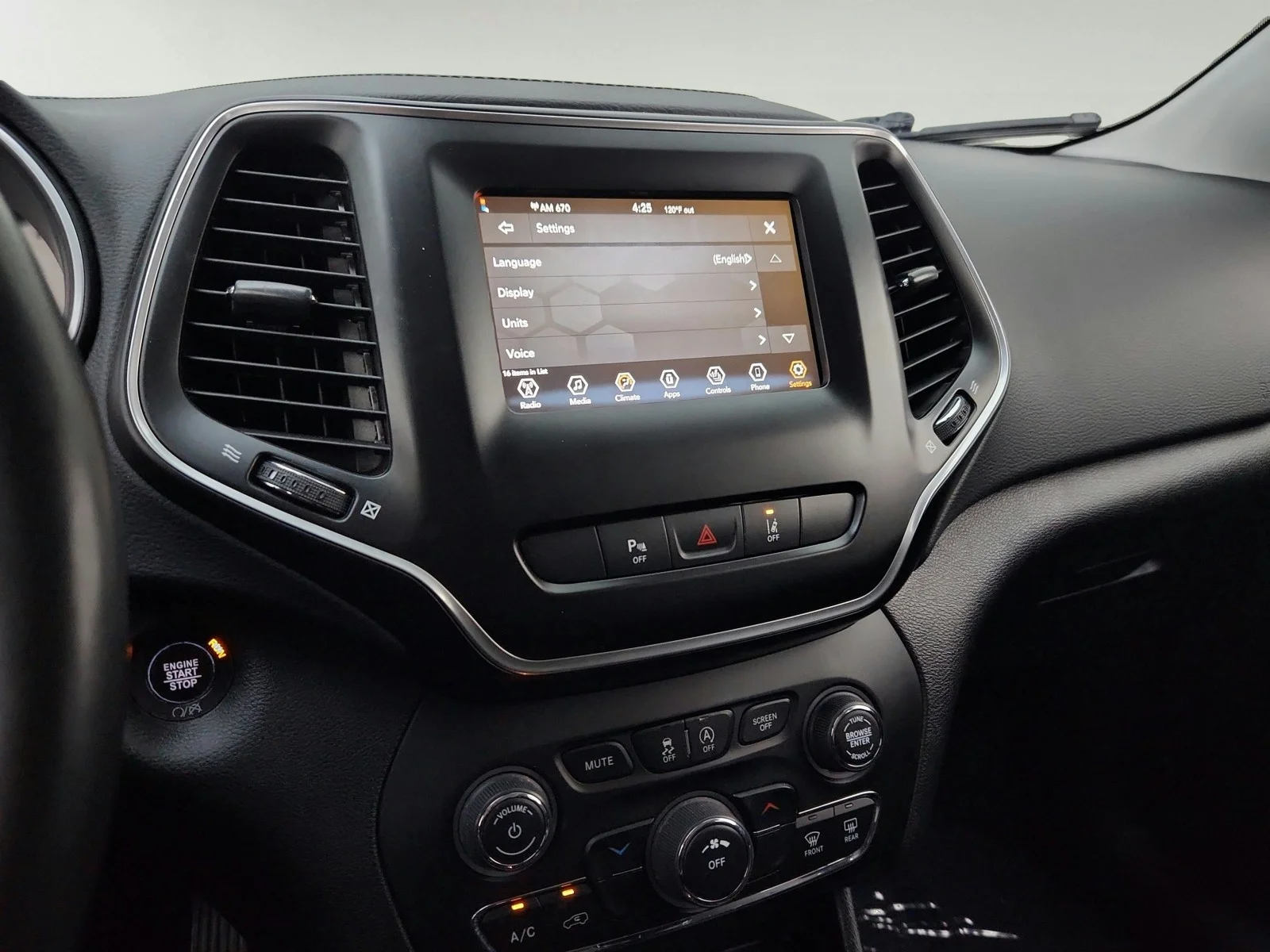 Used 2021 Diamond Black Crystal Pearlcoat Jeep Altitude image 19