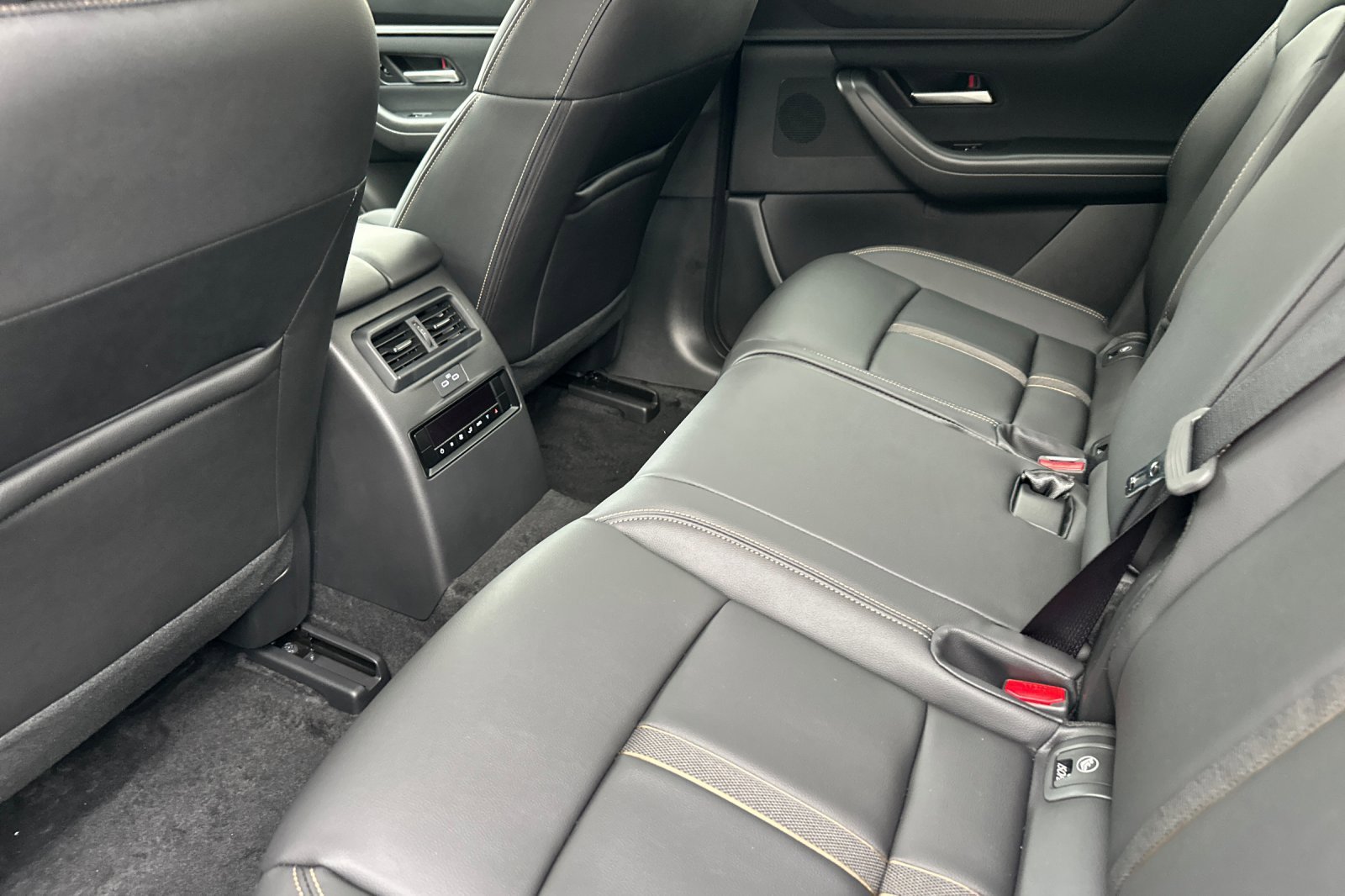 2026 Mazda CX-90 Select Package - Photo 13