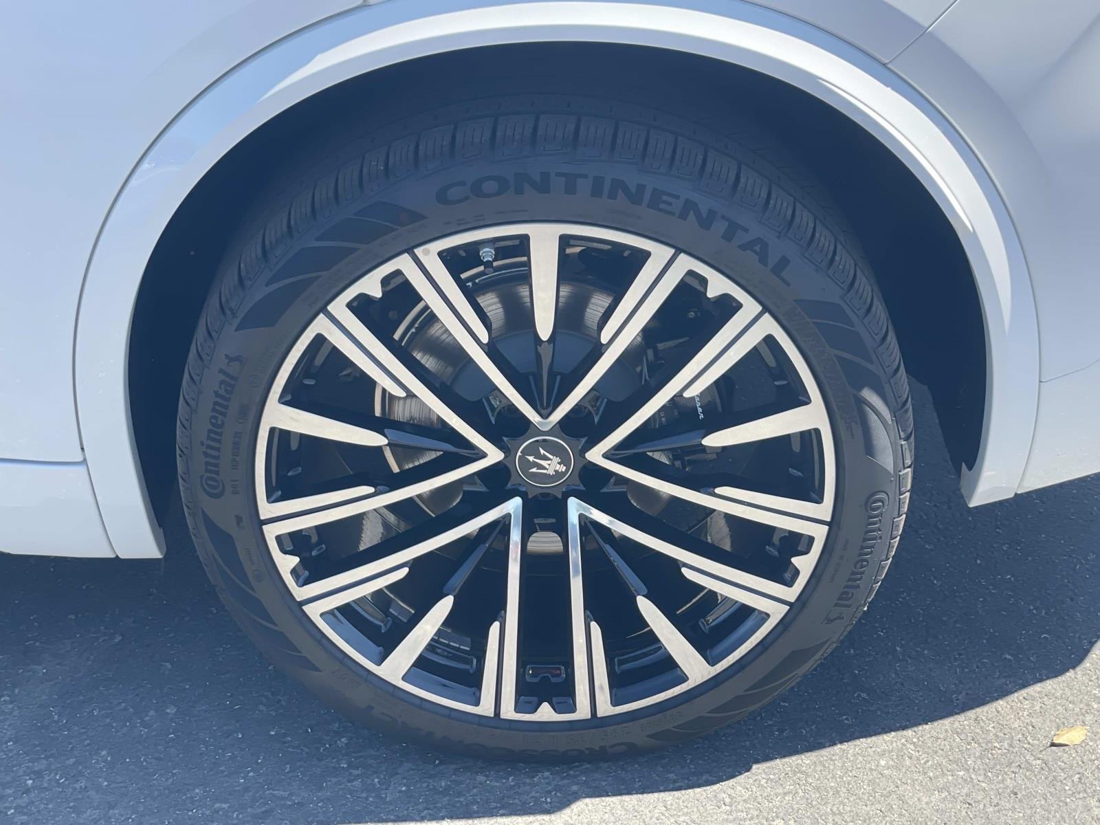 Used 2025 Bianco Maserati Modena image 30