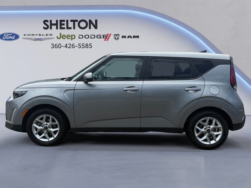 Used 2025 Gray Kia LX image 3