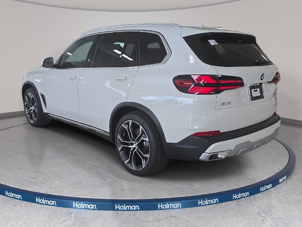 Used 2026 Alpine White BMW sDrive40i image 5