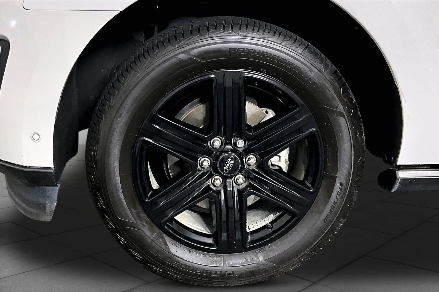 Used 2020 Star White Metallic Tri-Coat Ford Limited image 11