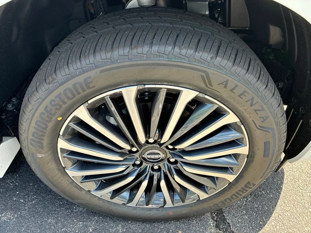 New 2026 Everest White TriCoat / Super Black Two-tone Nissan Platinum Reserve image 29