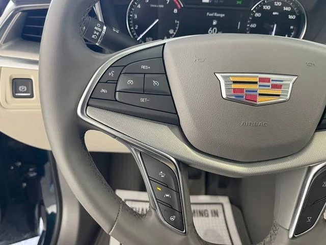 Used 2025 Green Cadillac Premium Luxury image 39