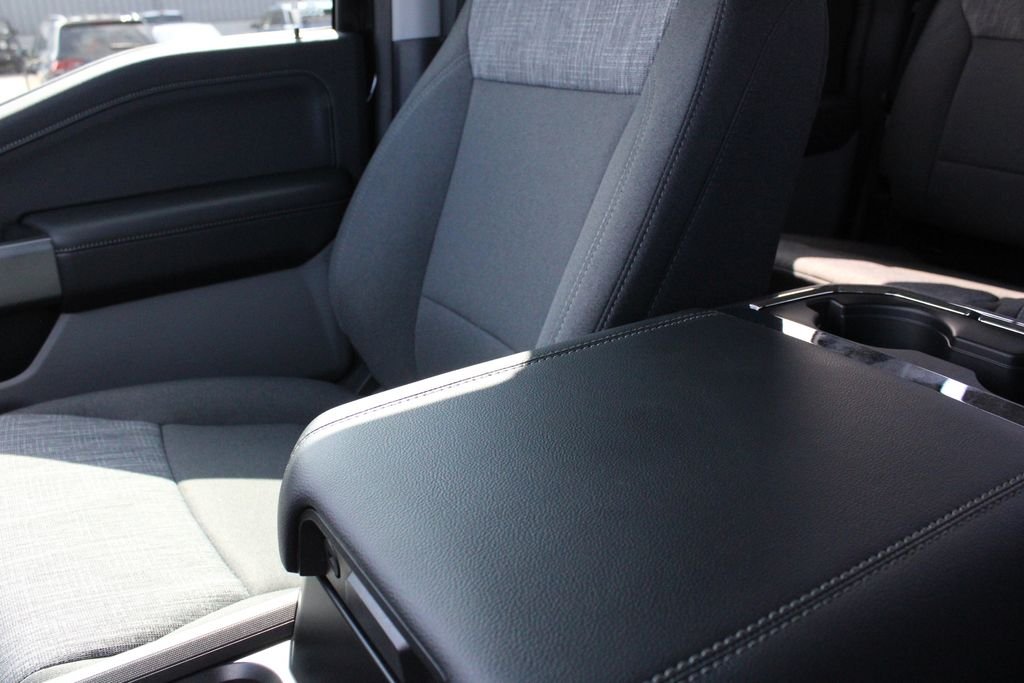 New 2026 Agate Black Metallic Ford XLT image 19