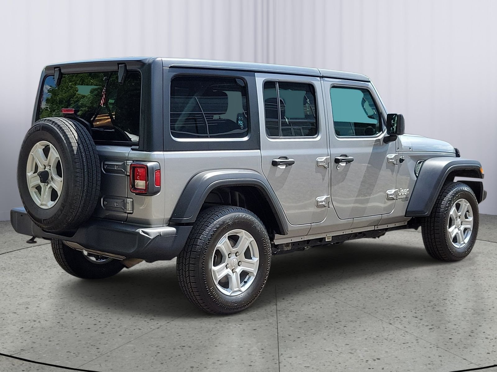Used 2021 Silver Jeep Unlimited Sport S image 3