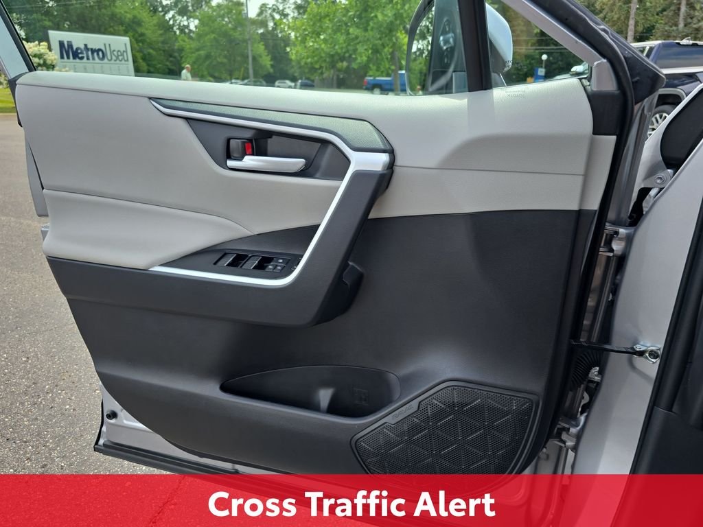 Certified Used 2025 Silver Toyota XLE image 29