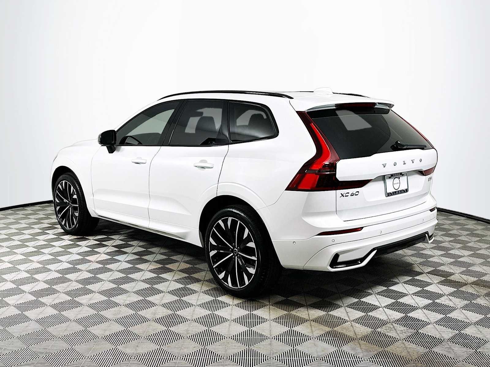 New 2026 Crystal White Volvo Ultra image 5