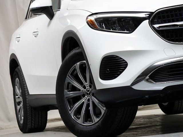 Certified Used 2026 Polar White Mercedes-Benz GLC 300 image 4