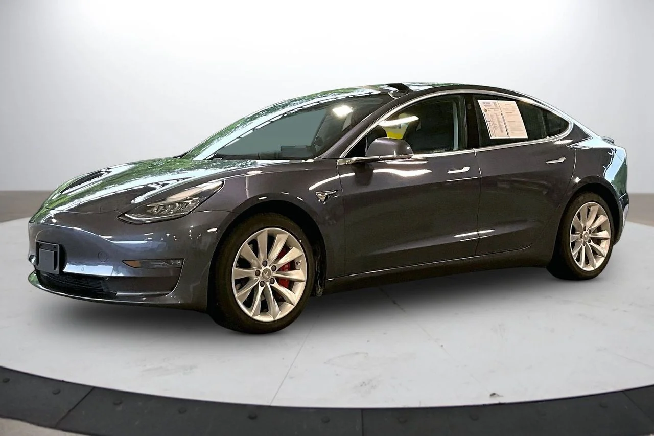 Used 2019  Tesla Long Range image 4