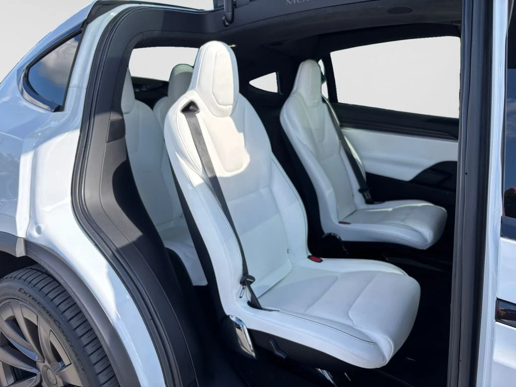Used 2022 White Tesla Plaid image 47