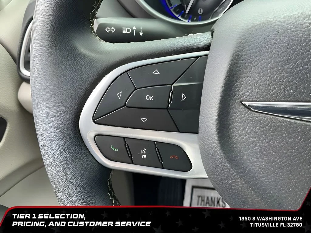 Used 2023 White Chrysler Touring L image 24
