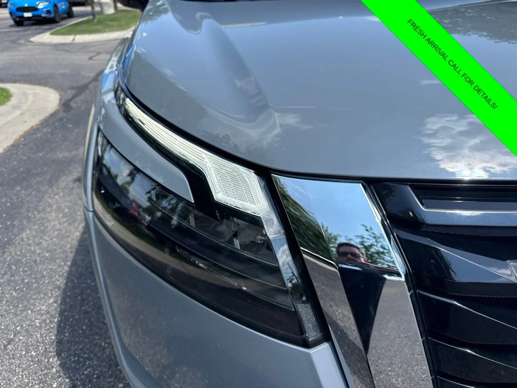 Used 2025 Boulder Gray Nissan Platinum image 36