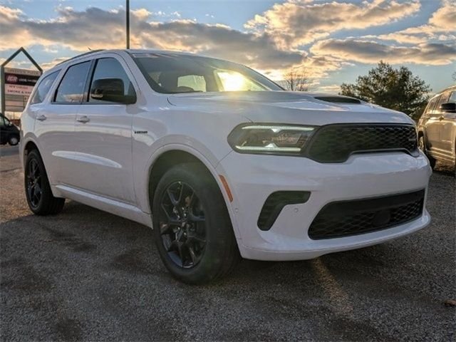 New 2026 White Knuckle Clear-Coat Exterior Paint Dodge GT Plus HEMI V8 image 2