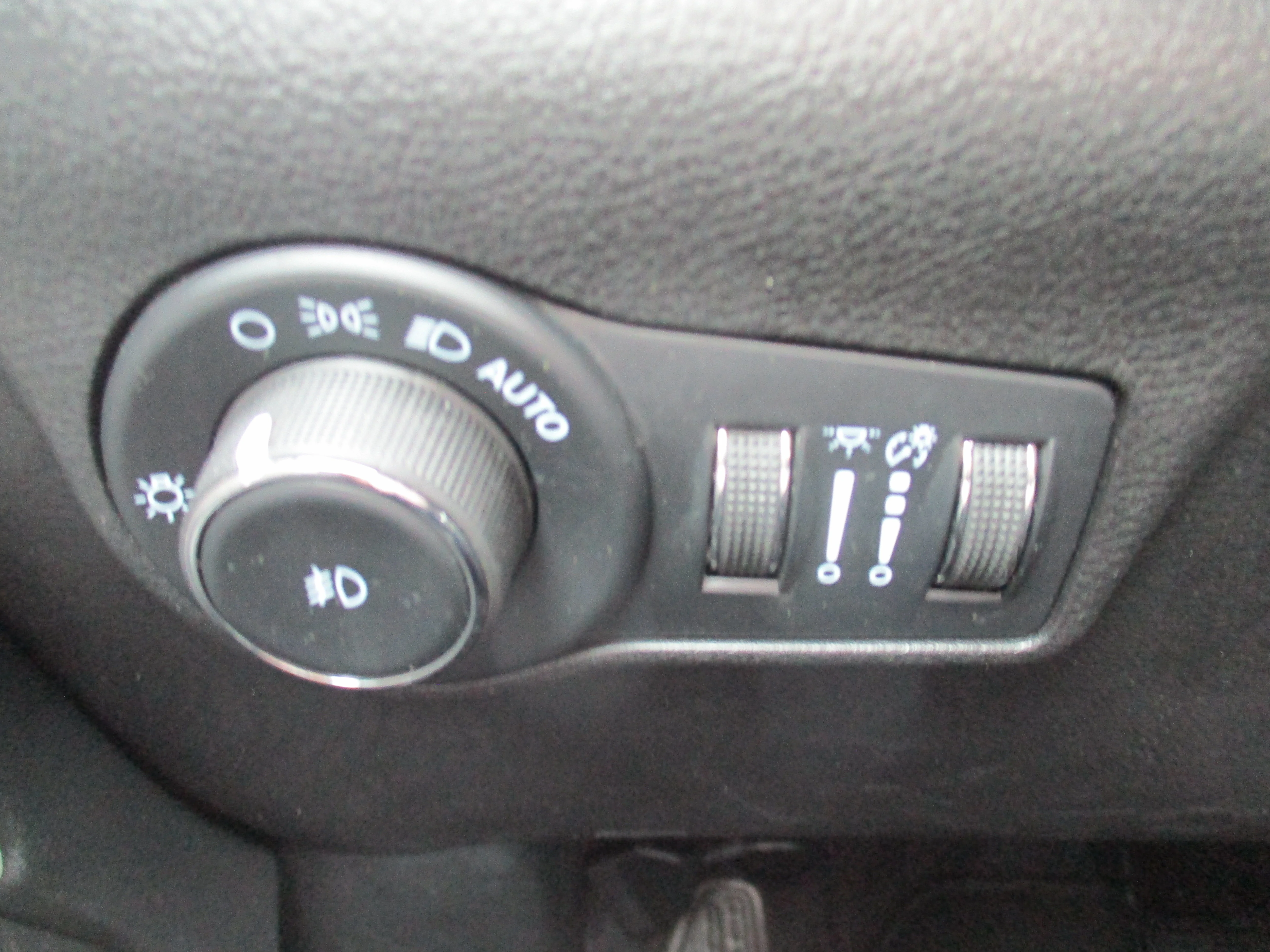 Used 2023 Granite Crystal Metallic Clearcoat Jeep Limited image 28