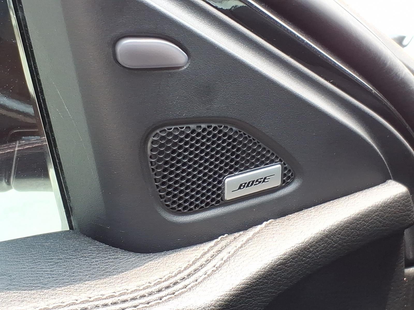Used 2018 Super Black Nissan Platinum image 18